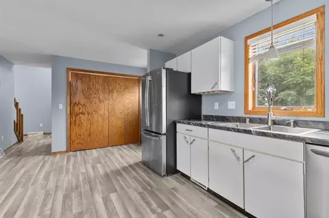 2250 W Glendale Ave, Appleton, WI 54914 photo 7