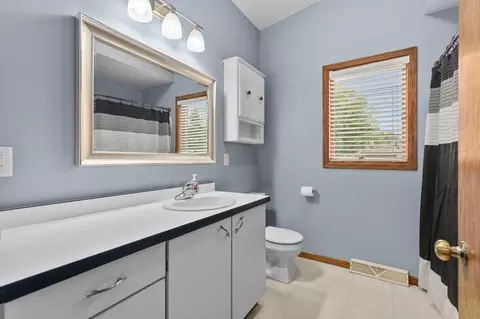 2250 W Glendale Ave, Appleton, WI 54914 photo 13