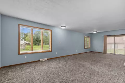 2250 W Glendale Ave, Appleton, WI 54914 photo 9