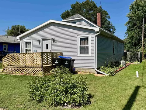 542 Thompson St, Peshtigo, WI 54157