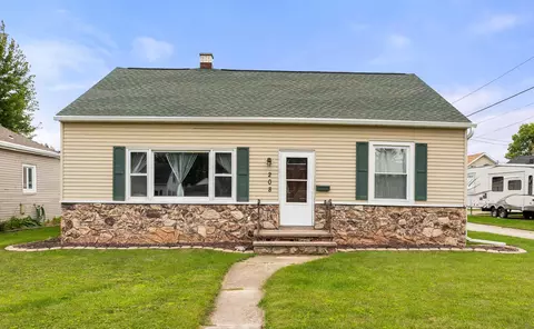 208 E 2nd St, Kimberly, WI 54136