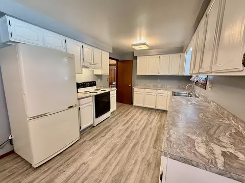 Kitchen - 3616 E Newberry St, Appleton, WI 54915 photo 3 of 4