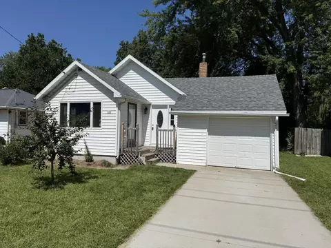 626 W 17th Ave, Oshkosh, WI 54902