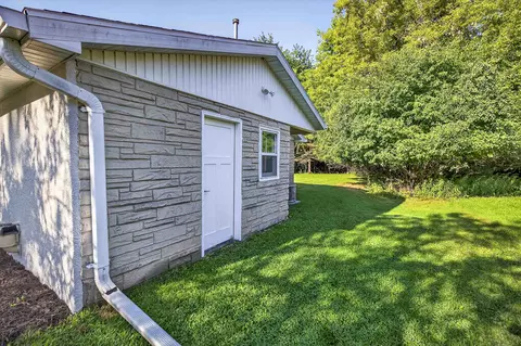 1035 S Timmers Ln, Appleton, WI 54914 photo 4