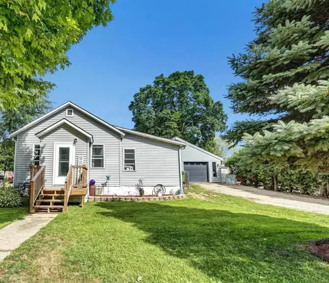 210 S Maple Ave, Oconto Falls, WI 54154