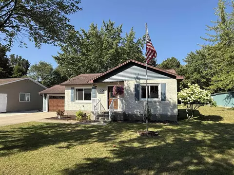 331 S Wood Ave, Peshtigo, WI 54143