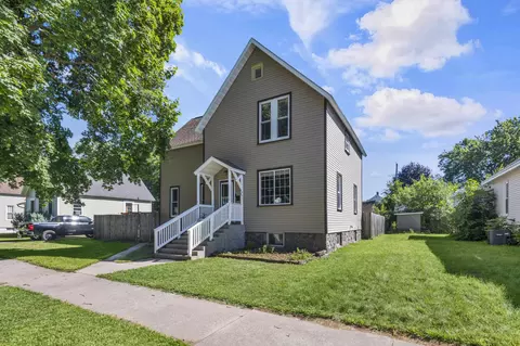 2621 Parkridge Ave, Marinette, WI 54143