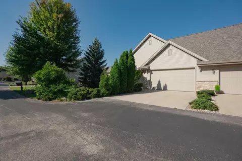 150 Hillside Cir, Fond Du Lac, WI 54937