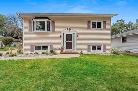 1743 Schaefer Cir, Appleton, WI 54915