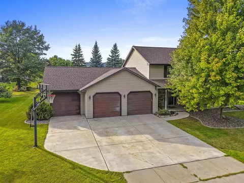 2850 Pioneer Dr, Green Bay, WI 54313