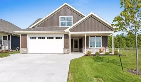 895 Black Swan Dr, Menasha, WI 54952