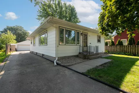 1640 Elmwood Ave, Oshkosh, WI 54901