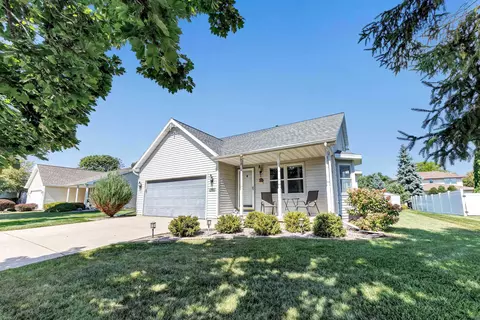 1981 Pike Ln, De Pere, WI 54115