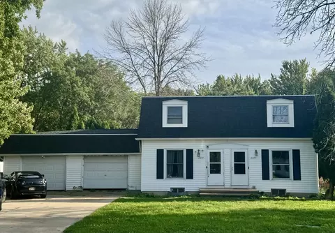 2375 Fiesta Ct, Neenah, WI 54956