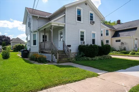 327 W 14th Ave, Oshkosh, WI 54902