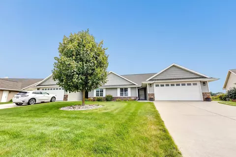 1123 Spring Lake Dr, De Pere, WI 54115
