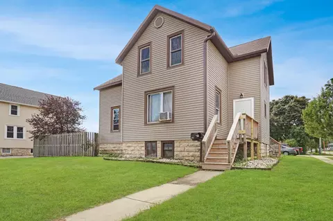 98 E Johnson St, Fond Du Lac, WI 54935