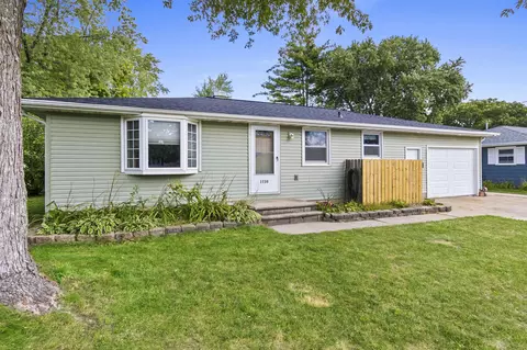 1110 Roscoe St, Green Bay, WI 54304
