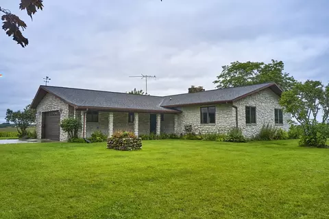3921 Logtown Rd, Oconto, WI 54153