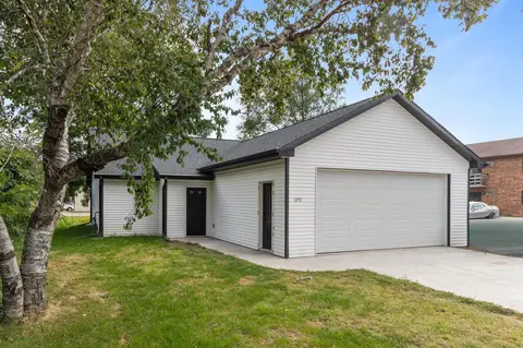 1253 W South Park Ave, Oshkosh, WI 54901