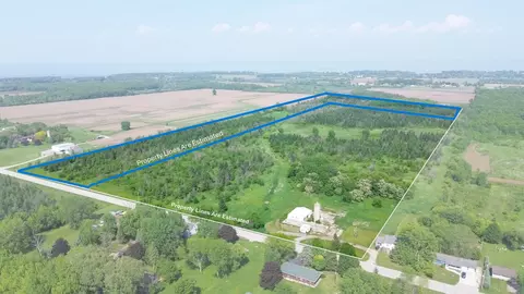 county road r, Oshkosh, WI 54902