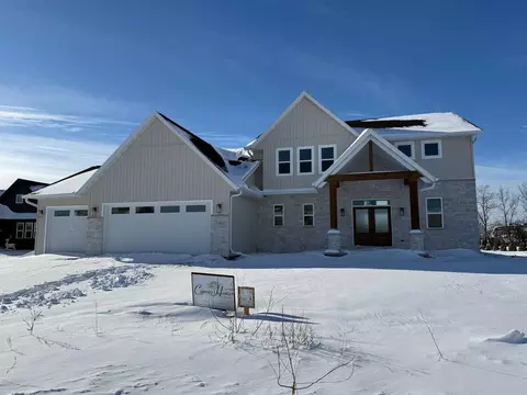 1785 Honor St, Neenah, WI 54956