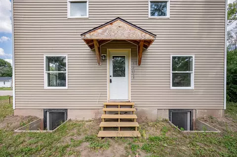 1301 Garland St, Allouez, WI 54301
