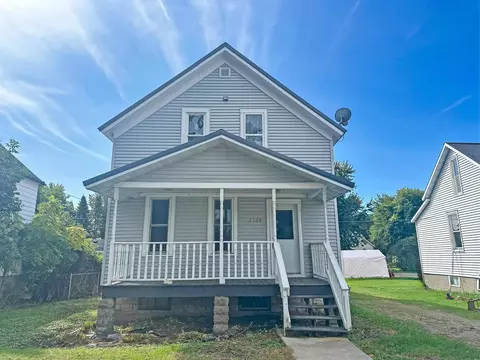 2109 Thomas St, Marinette, WI 54143