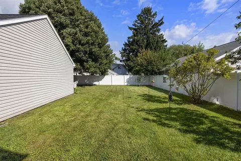 Exterior - 912 W Winnebago St, Appleton, WI 54914 photo 4 of 8