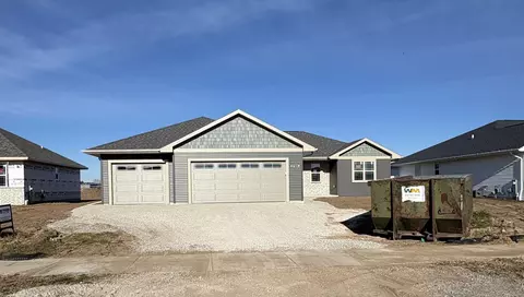 4602 Paul Ln, Howard, WI 54313