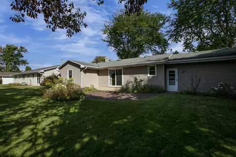 Exterior - 1015 E Marnie Ln, Appleton, WI 54911 photo 5 of 8