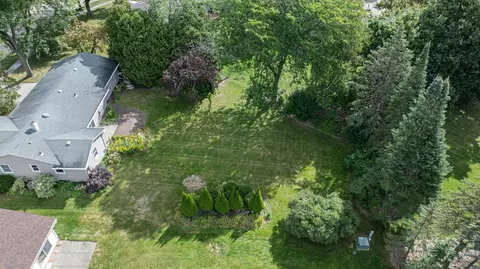 View/Area - 1015 E Marnie Ln, Appleton, WI 54911 photo 3 of 7