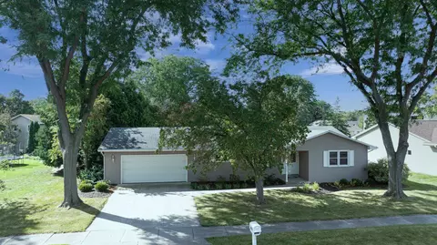 View/Area - 1015 E Marnie Ln, Appleton, WI 54911 photo 1 of 7