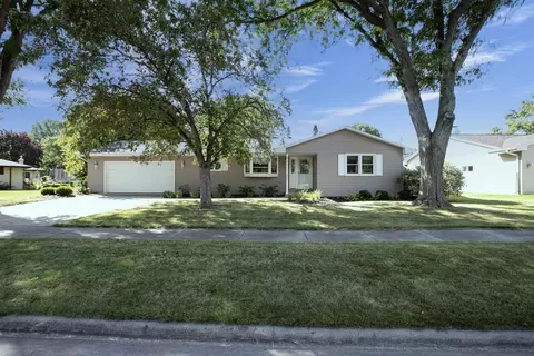 1015 E Marnie Ln, Appleton, WI 54911