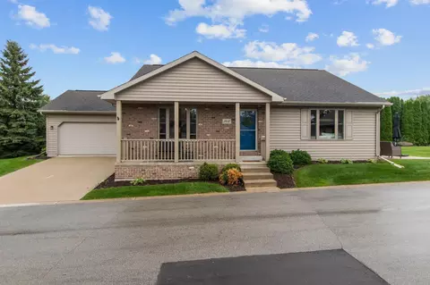 3512 Highland Center Dr, Green Bay, WI 54311
