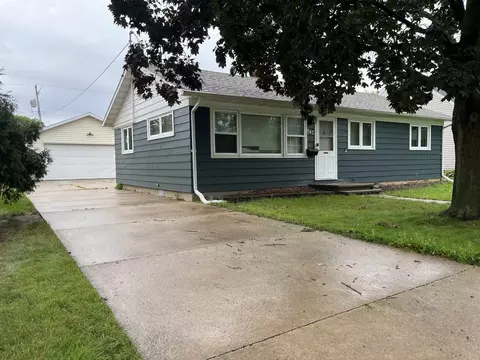 947 Caroline St, Neenah, WI 54956