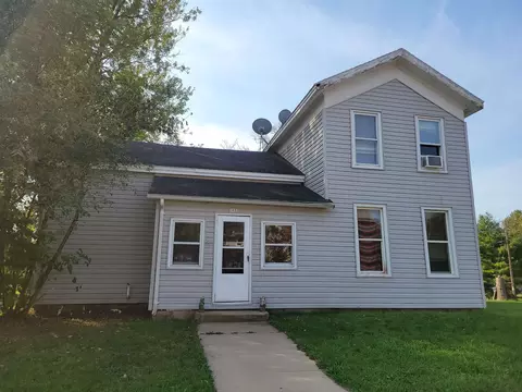 1033 W Main St, Princeton, WI 54968