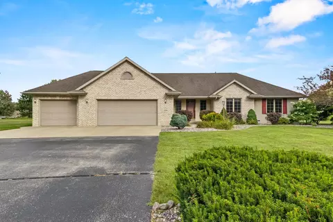 2282 Tumbleweed Trl, Suamico, WI 54313