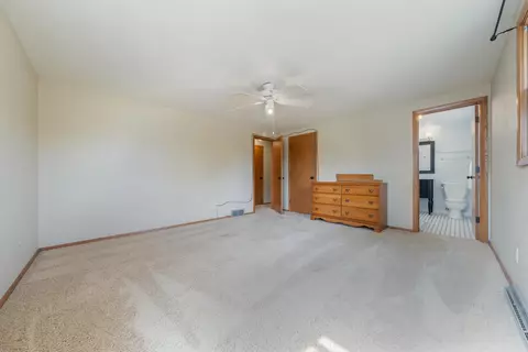 94 Crestview Dr, Appleton, WI 54915 photo 13