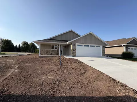3876 Meunier Ln, Green Bay, WI 54311