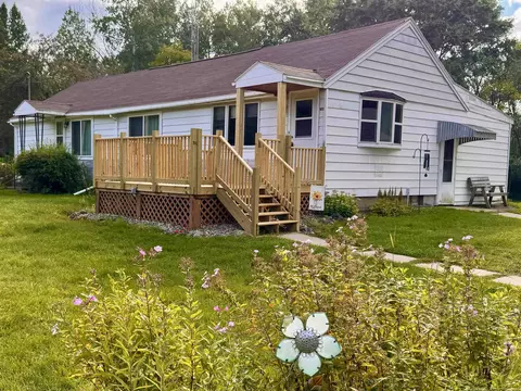 825 S Main St, Marion, WI 54950