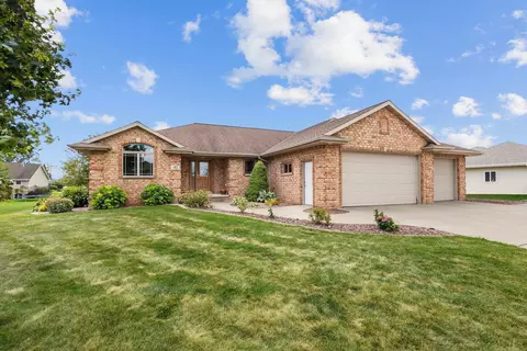 192 Whimbrel Ct, Pulaski, WI 54162