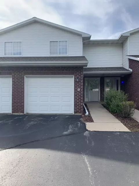 1891 Riverside Dr #D, Green Bay, WI 54313