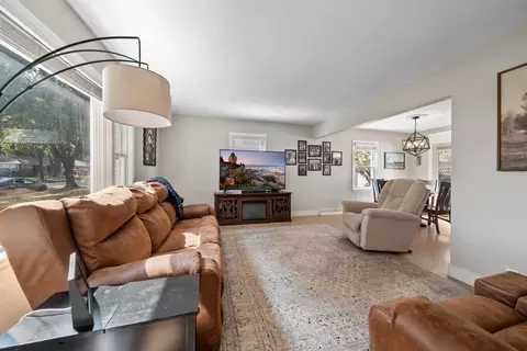 1124 W Parkway Blvd, Appleton, WI 54914 photo 4