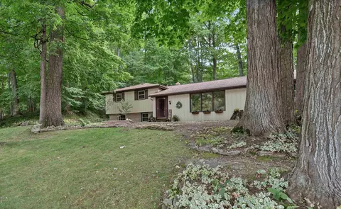 343 Swiss Hill Dr, Green Bay, WI 54302