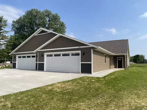 376 Canal St UNIT 1, Berlin, WI 54923