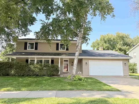 1825 N Douglas St, Appleton, WI 54914