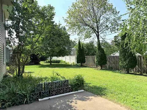 Exterior - 1825 N Douglas St, Appleton, WI 54914 photo 2 of 2