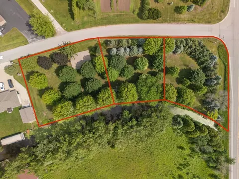 Black Wolf Point Road, Oshkosh, WI 54902