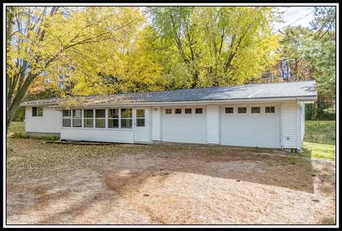 e1379 Larson Road, Waupaca, WI 54981